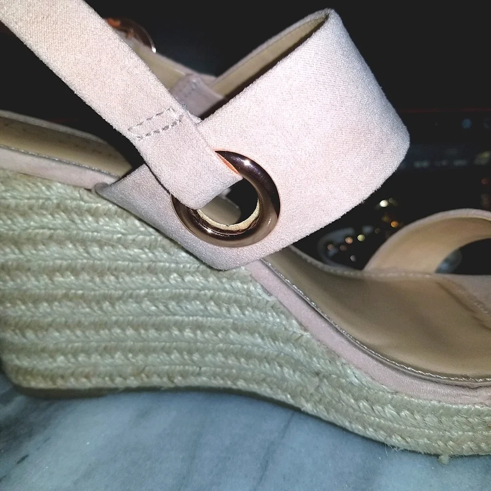 LC Lauren Conrad Sherbet/Natural wedge sandals
